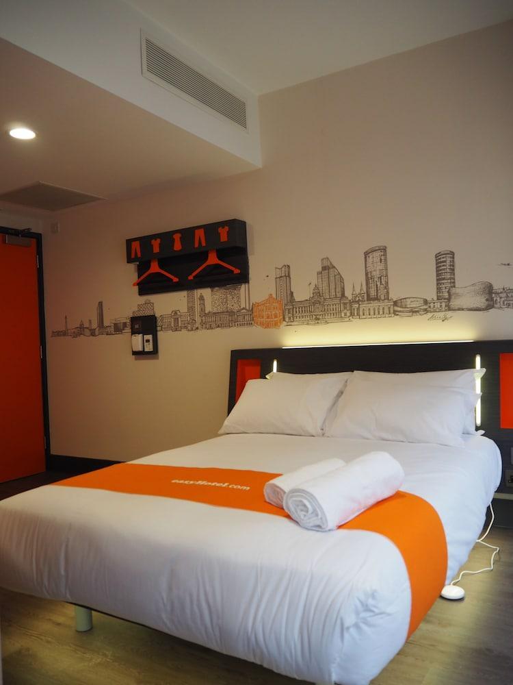 Easyhotel Liverpool Exterior foto